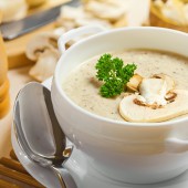 Крем-суп «капучино» из лесных грибов